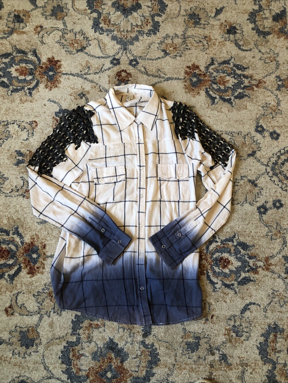Gimmicks by BKE Western Shirt Plaid Lace Embroidered Distressed Button Sz L